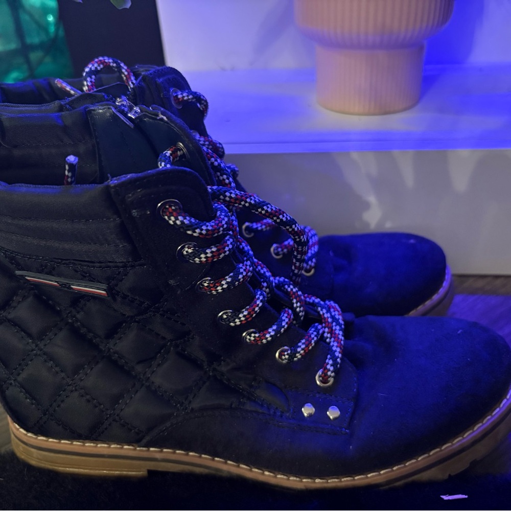 Tommy Hilfiger Black Quilted Lace Up Boots